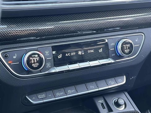 Used 2022 Audi SQ5 Premium Plus w/ Premium Plus Package image 28