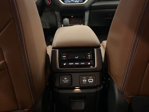 Used 2024 Subaru Ascent Touring image 31