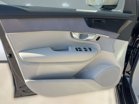 New 2026 Volvo XC90 B6 Ultra w/ Protection Package image 21