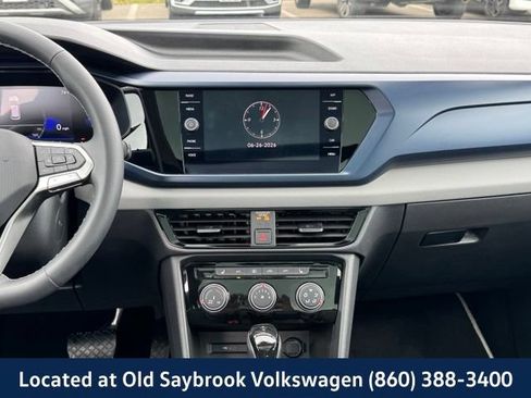 Certified 2023 Volkswagen Taos SE w/ Panoramic Sunroof Package AWD/4WD image 15