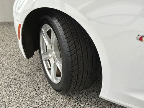 Used 2020 Chevrolet Camaro LT RWD image 3