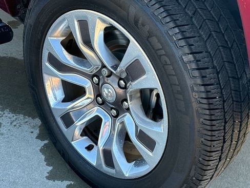 Used 2022 RAM 1500 Limited w/ Body Color Bumper Group AWD/4WD image 12