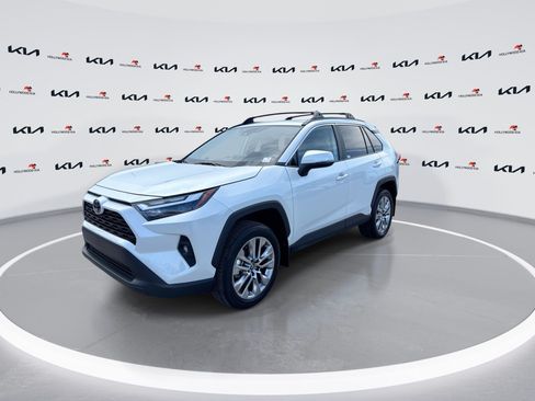 Used 2025 Toyota RAV4 XLE Premium FWD image 4