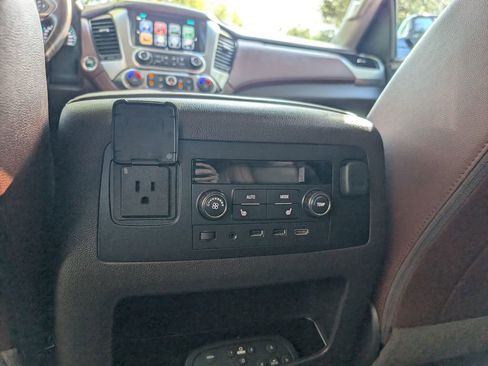 Used 2017 Chevrolet Suburban Premier AWD/4WD image 30