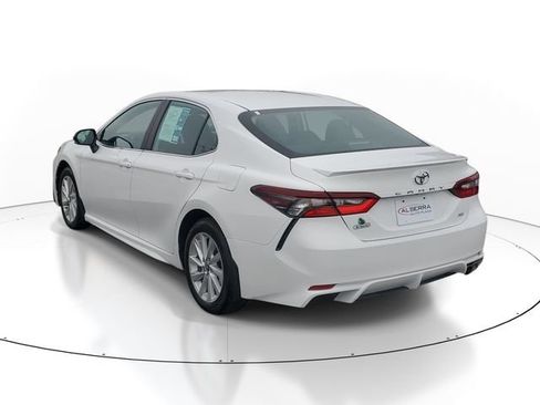 Used 2024 Toyota Camry SE FWD image 3