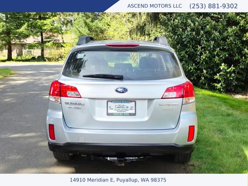 Used 2014 Subaru Outback 2.5i w/ Alloy Wheel Package image 4