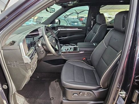 New 2026 Cadillac Escalade ESV Luxury w/ LPO, Floor Liner Package image 11
