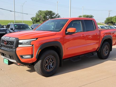 New 2025 Nissan Frontier PRO-4X image 3