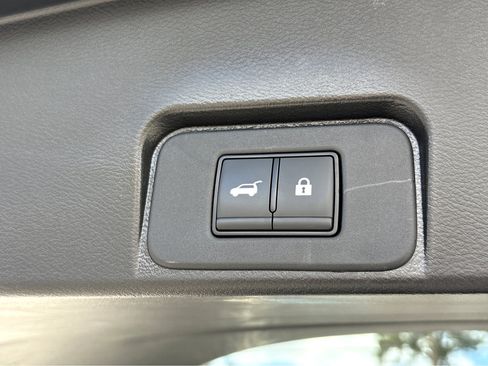 Used 2023 Nissan Rogue SV w/ SV Premium B Package image 27