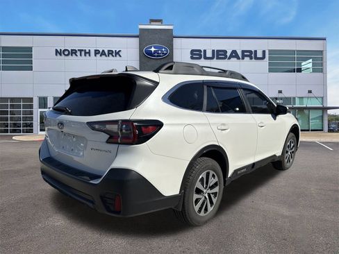Used 2020 Subaru Outback Premium image 3