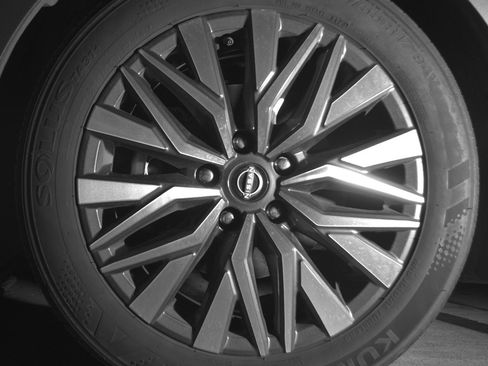 Used 2025 Nissan Altima 2.5 SV image 12