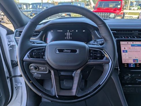 New 2025 Jeep Grand Cherokee Summit image 19