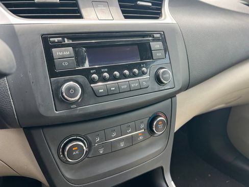 Used 2017 Nissan Sentra S FWD image 7