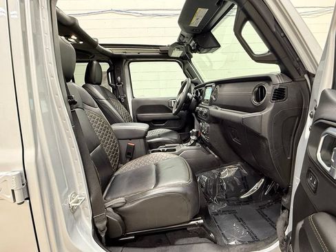 Used 2023 Jeep Wrangler Unlimited Sahara AWD/4WD image 41