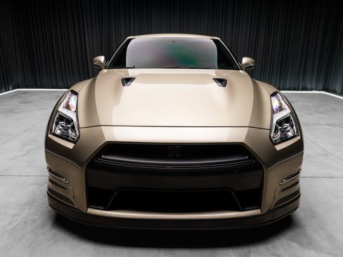 Used 2016 Nissan GT-R Premium AWD/4WD image 11