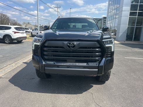 Used 2025 Toyota Tundra Limited AWD/4WD image 12