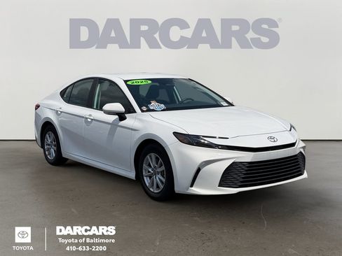 Used 2025 Toyota Camry LE FWD image 1