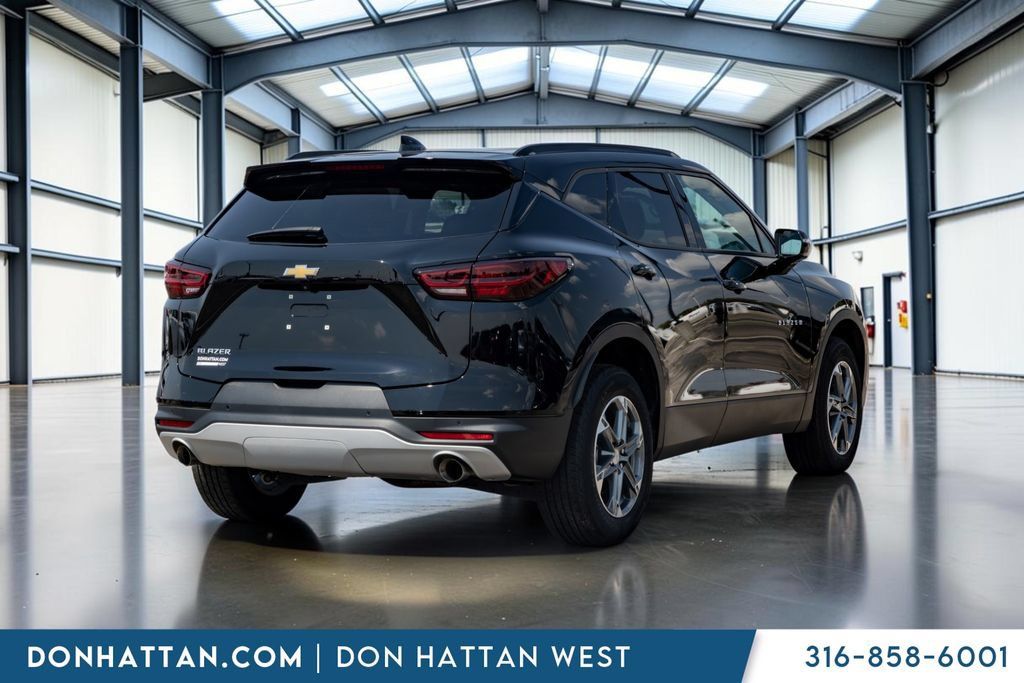 Used 2024 Chevrolet Blazer LT w/ LPO, Floor Liner Package FWD image 22