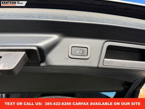 Used 2020 Land Rover Range Rover Velar R-Dynamic S image 38