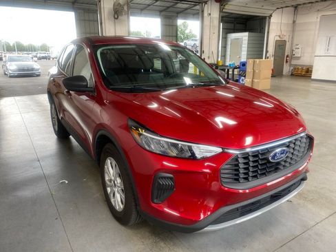 Used 2023 Ford Escape Active AWD/4WD image 1