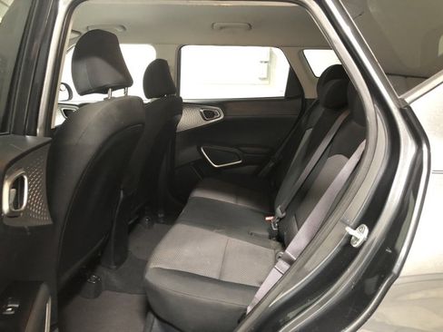 Used 2022 Kia Soul LX image 15