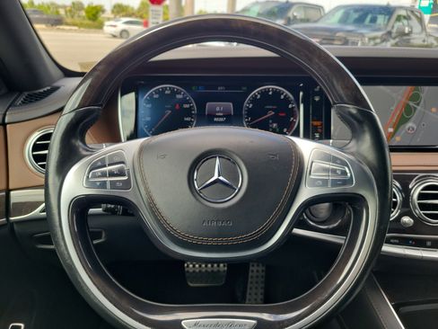 Used 2017 Mercedes-Benz S 550 Sedan image 18