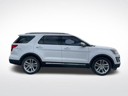 Used 2017 Ford Explorer Limited w/ Equipment Group 301A image 4