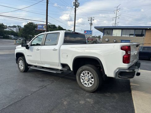 Used 2024 Chevrolet Silverado 2500 LT AWD/4WD image 15