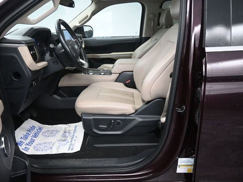 Used 2024 Ford Expedition Max Limited image 35