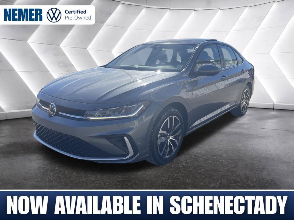 Used 2025 Volkswagen Jetta SE FWD image 1