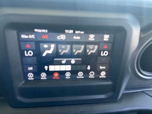 Used 2022 Jeep Wrangler Sport AWD/4WD image 16