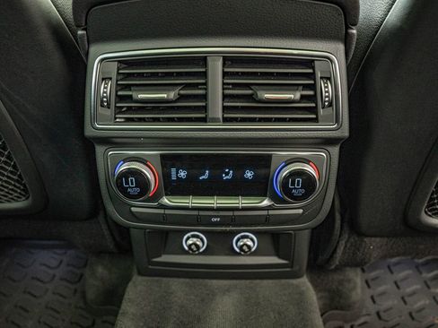 Used 2019 Audi Q7 3.0T Prestige w/ Prestige Package AWD/4WD image 37