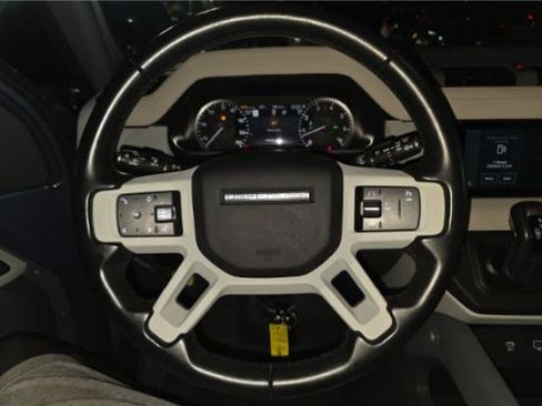 Used 2023 Land Rover Defender 110 SE AWD/4WD image 5