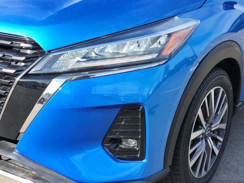 Used 2024 Nissan Kicks SR image 11