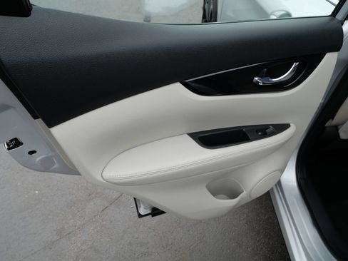 Used 2018 Nissan Rogue Sport SL w/ SL Premium Package AWD/4WD image 17
