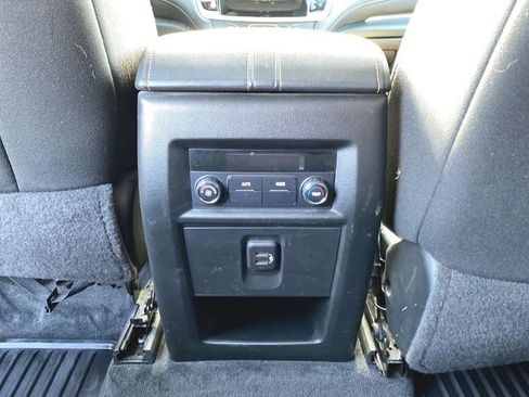 Used 2020 Chevrolet Traverse LS AWD/4WD image 20