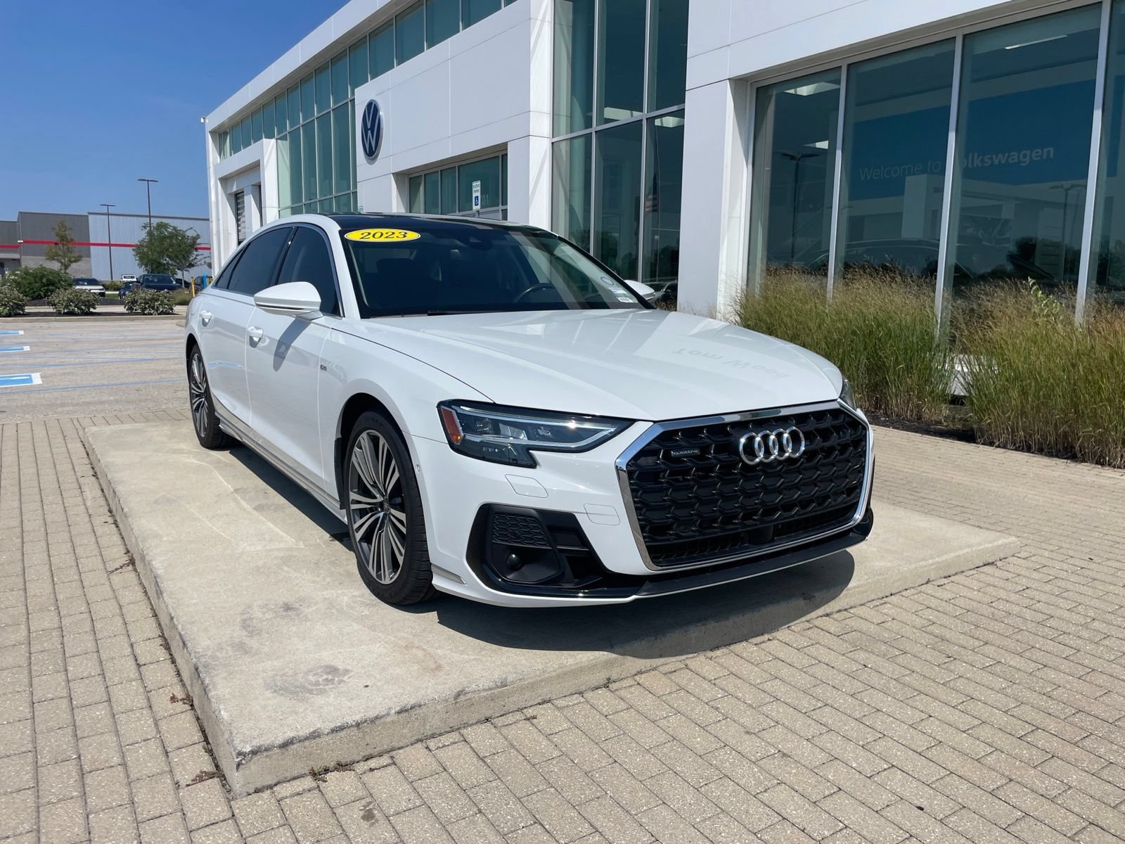 Used 2023 Audi A8 L 3.0T AWD/4WD image 3