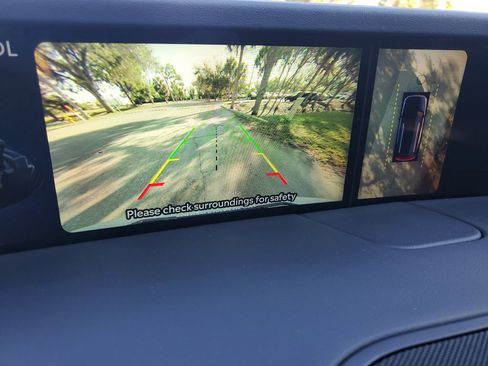 Used 2024 Lincoln Nautilus Premier w/ Jet Appearance Package image 32