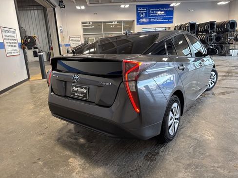 Used 2016 Toyota Prius Three image 5