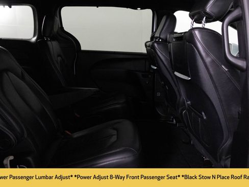 Used 2021 Chrysler Pacifica Touring-L w/ Uconnect Theater Family Group image 42