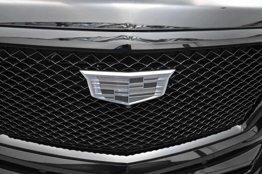 Used 2023 Cadillac Escalade V w/ LPO, ONYX Package AWD/4WD image 20