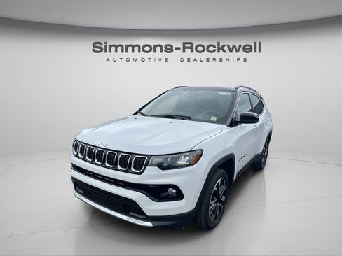 Used 2023 Jeep Compass Limited w/ Sun and Sound Group AWD/4WD image 1