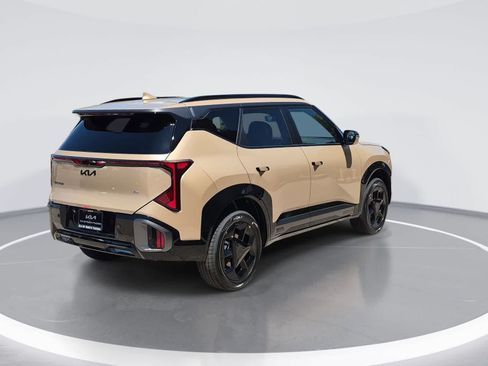 New 2027 Kia Seltos X-Line S w/ X-Line S Premium Package AWD/4WD image 8