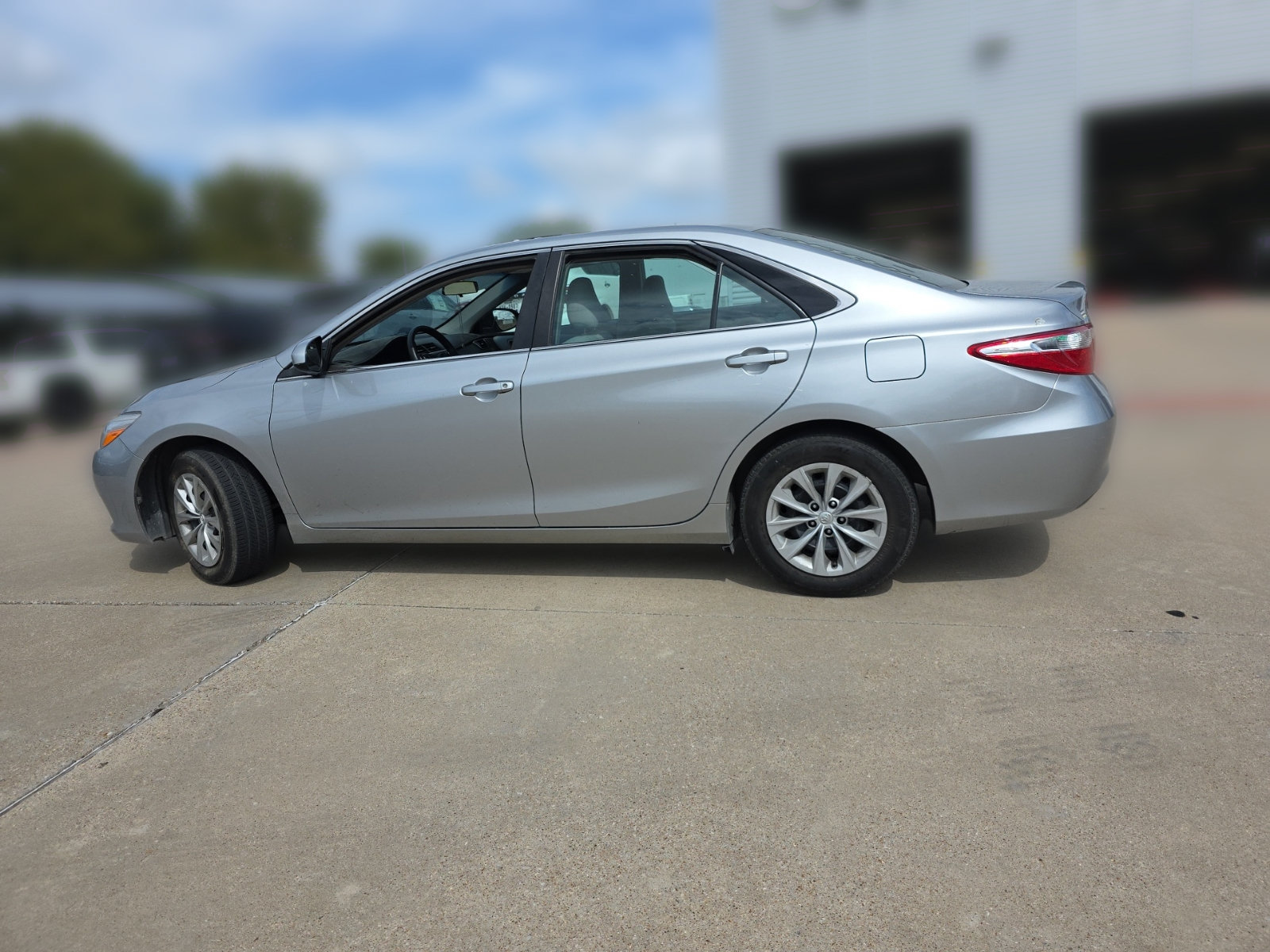 Used 2017 Toyota Camry LE FWD image 6