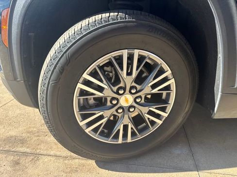 Certified 2025 Chevrolet Traverse LT image 27