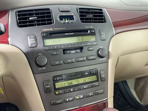 Used 2004 Lexus ES 330 image 24