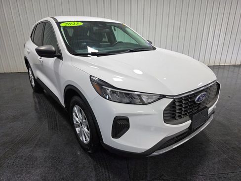 Used 2023 Ford Escape Active AWD/4WD image 2