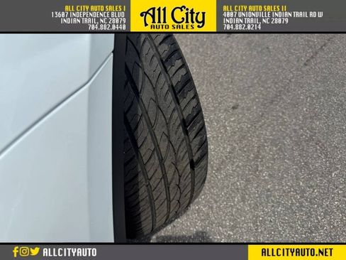 Used 2021 Tesla Model Y Long Range AWD/4WD image 29