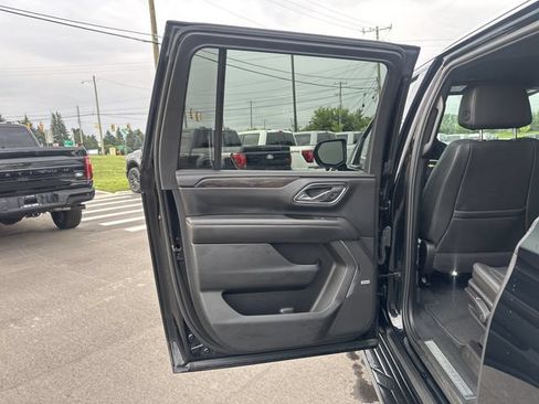Used 2024 Chevrolet Suburban LT AWD/4WD image 11