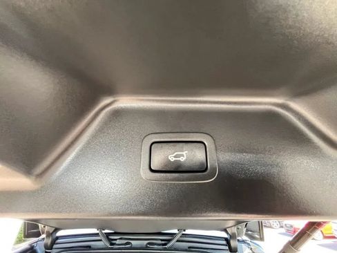 Used 2016 Land Rover Range Rover HSE AWD/4WD image 12